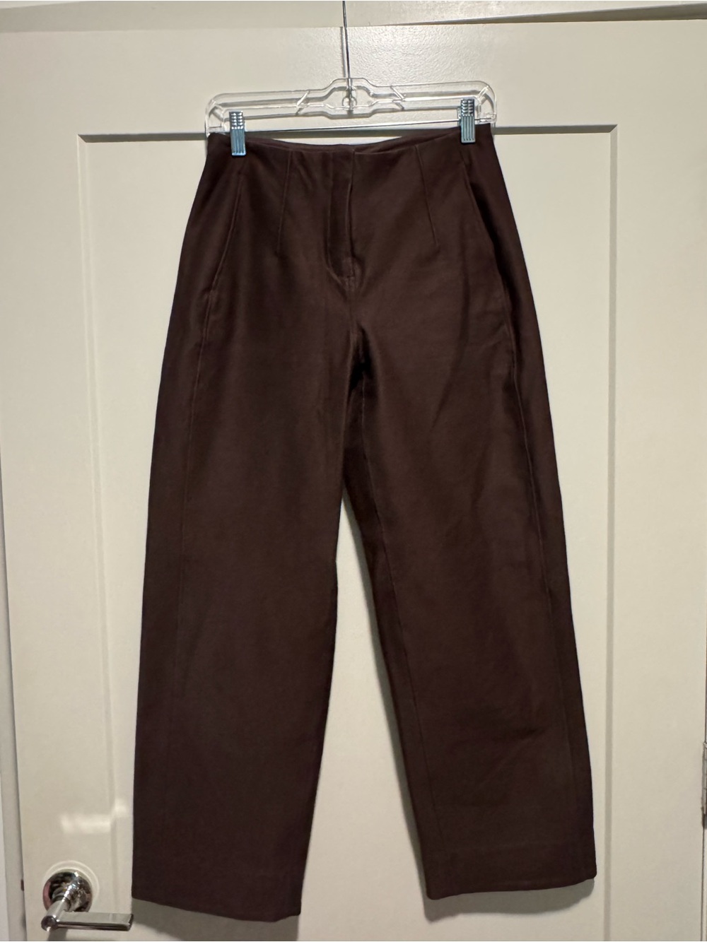 Lululemon woman’s brown pants